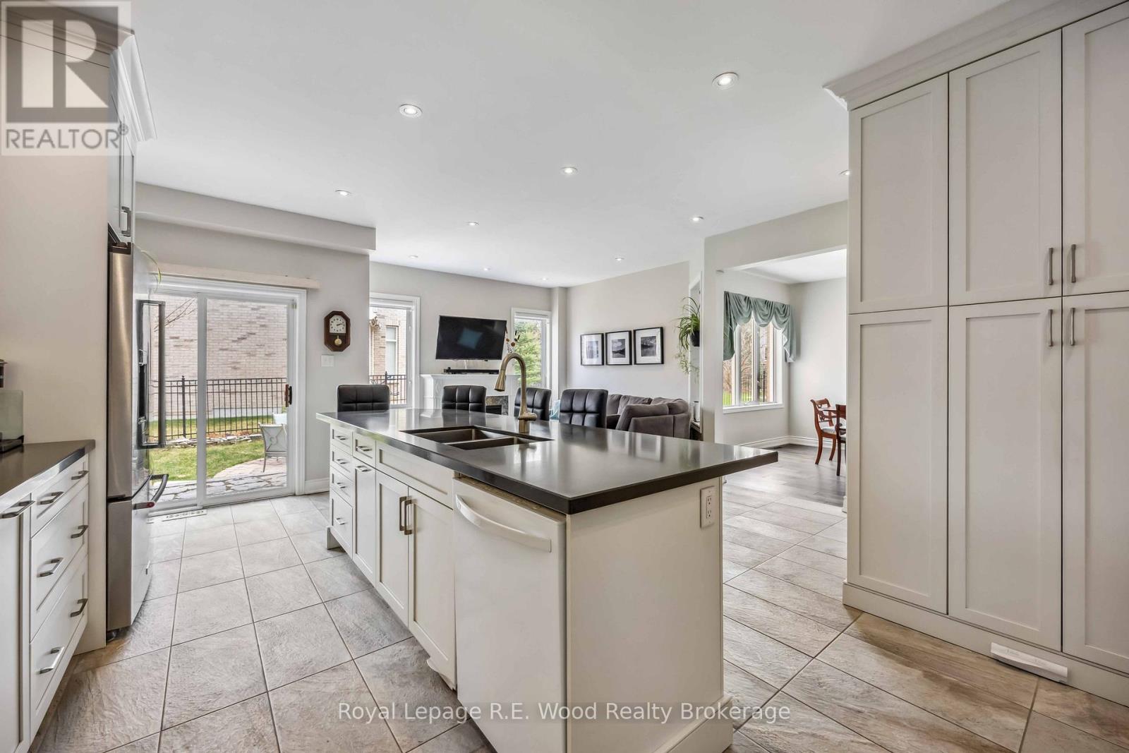 3 Lorwood Court, Richmond Hill (Oak Ridges), Ontario  L4E 3W3 - Photo 10 - N12952378