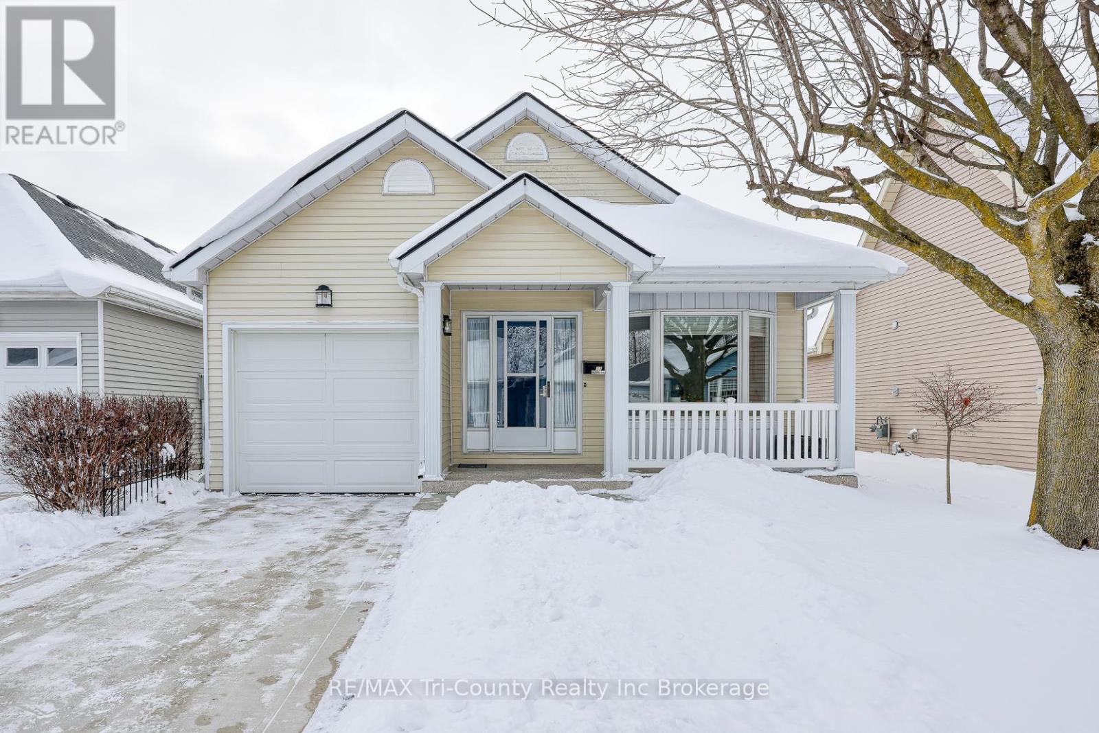 33 Wilkins Crescent, Tillsonburg, Ontario  N4G 5M6 - Photo 2 - X12952572