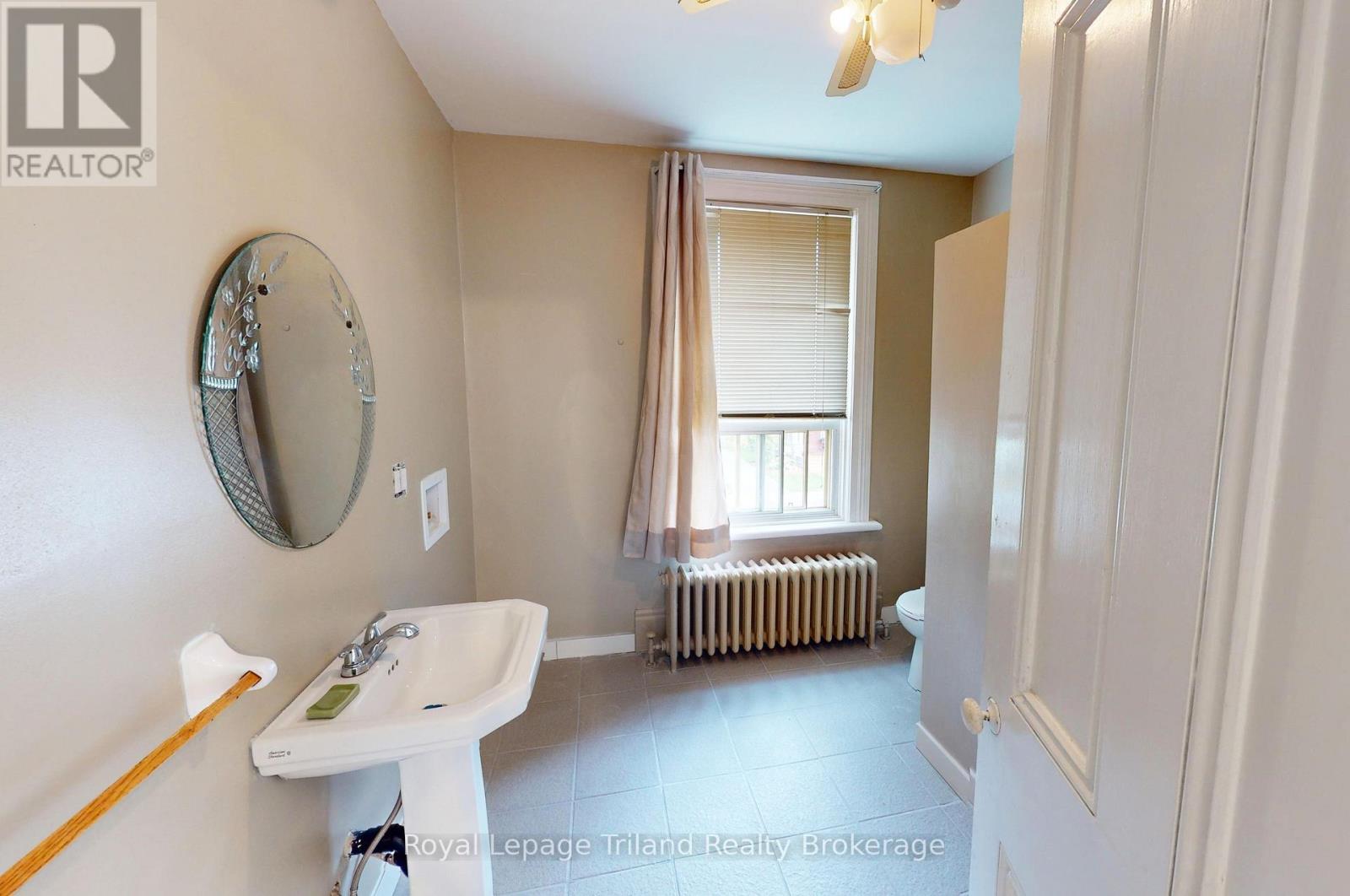 52 Wellington Street S, Woodstock (Woodstock - South), Ontario  N4S 3H6 - Photo 12 - X12954060