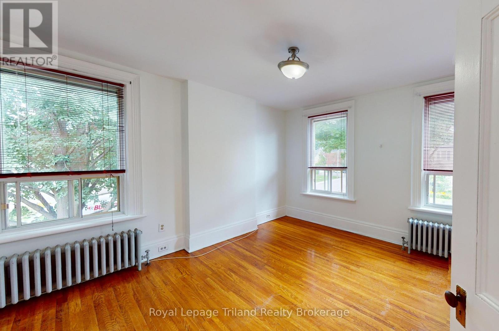 52 Wellington Street S, Woodstock (Woodstock - South), Ontario  N4S 3H6 - Photo 6 - X12954060