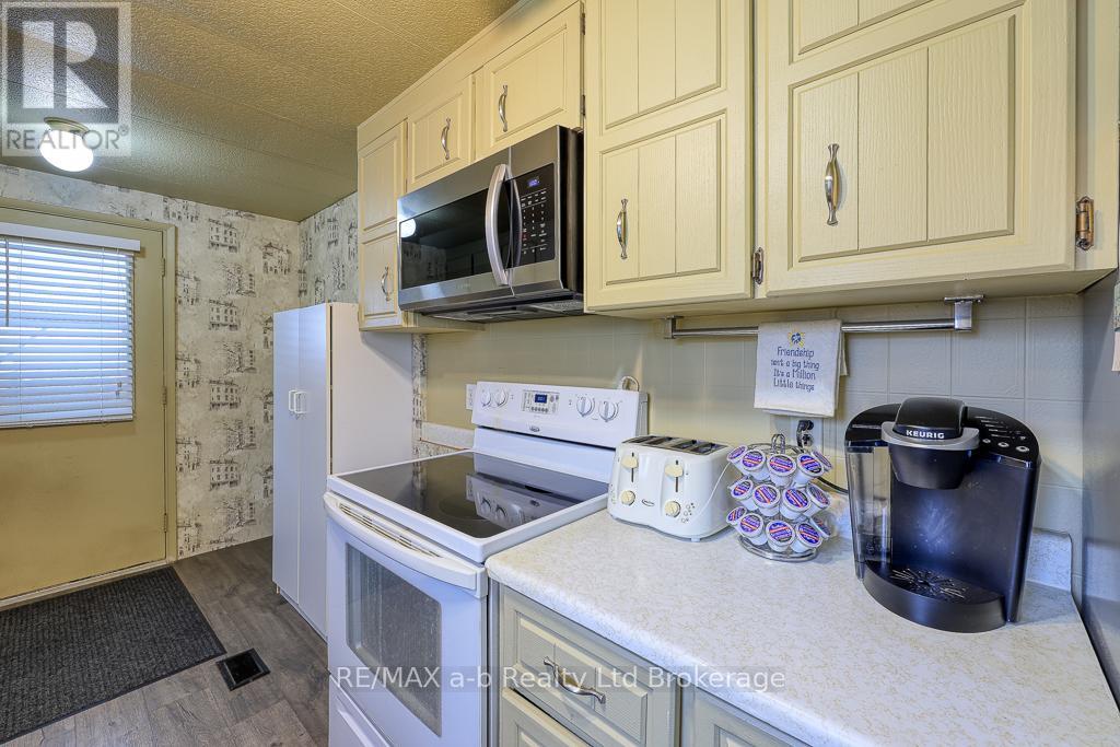 63 - 746112 Township Road 4, Blandford-Blenheim (Forest Estates), Ontario  N4S 7V9 - Photo 11 - X12954394