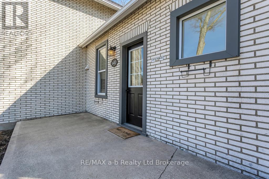 641 Main Street N, Norwich (Burgessville), Ontario  N0J 1C0 - Photo 3 - X12955026