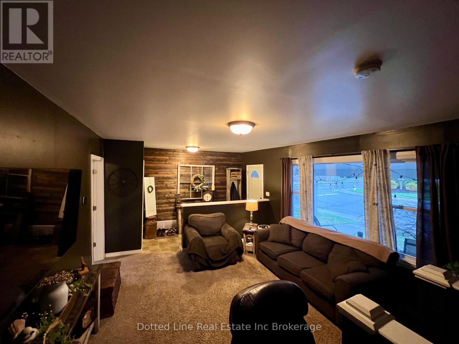 19 Wolf Street, Tillsonburg, Ontario  N4G 1S2 - Photo 4 - X12957212