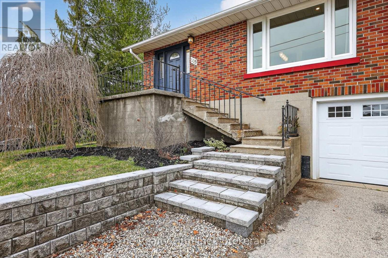 105 King Street E, Ingersoll (Ingersoll - South), Ontario  N5C 1G8 - Photo 4 - X12959296