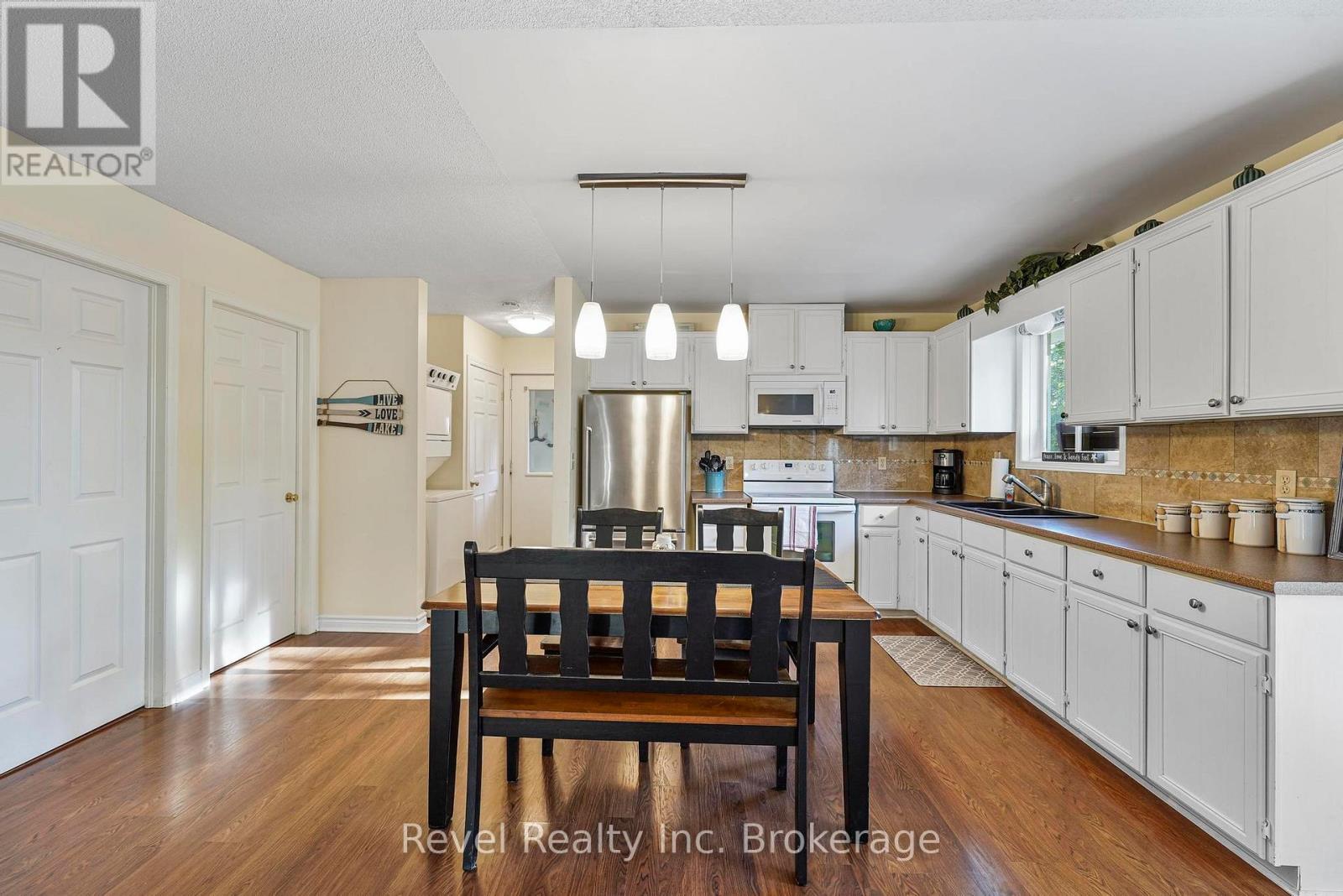 71842 Sunview Avenue, Bluewater (Hay), Ontario  N0M 2T0 - Photo 13 - X12960138