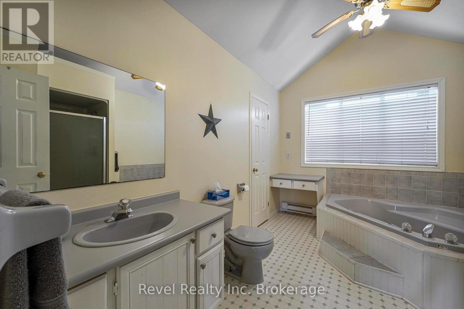 71842 Sunview Avenue, Bluewater (Hay), Ontario  N0M 2T0 - Photo 35 - X12960138