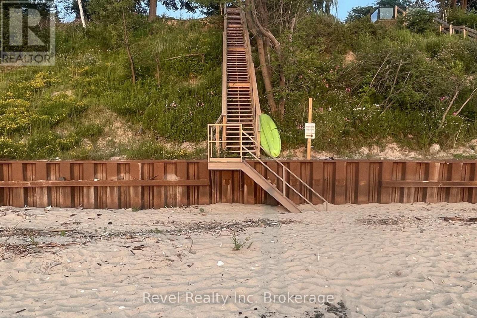 71842 Sunview Avenue, Bluewater (Hay), Ontario  N0M 2T0 - Photo 46 - X12960138