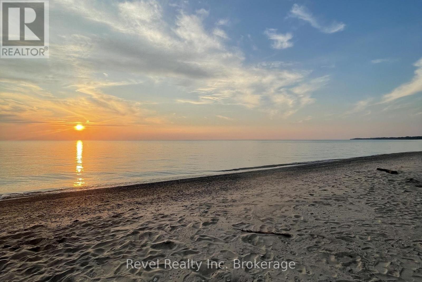 71842 Sunview Avenue, Bluewater (Hay), Ontario  N0M 2T0 - Photo 48 - X12960138