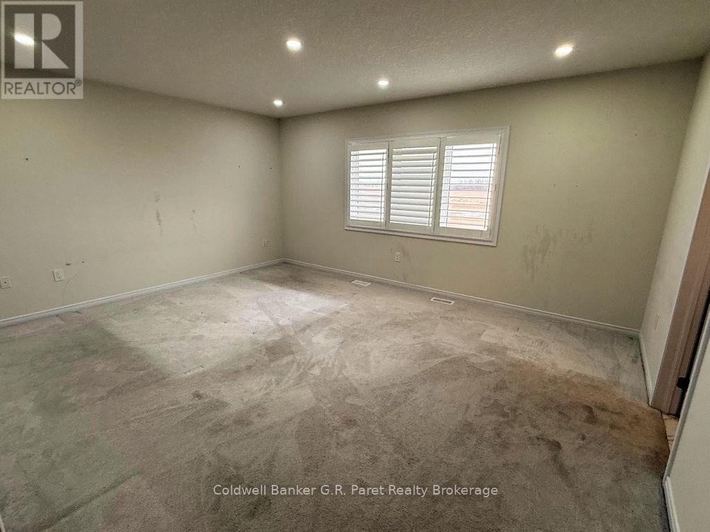 183 Athens Street, Haldimand, Ontario  N0A 1H0 - Photo 15 - X12960290