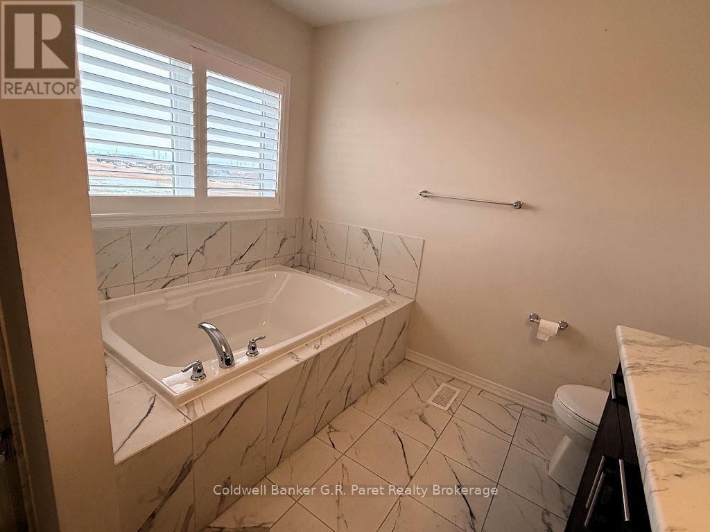 183 Athens Street, Haldimand, Ontario  N0A 1H0 - Photo 17 - X12960290