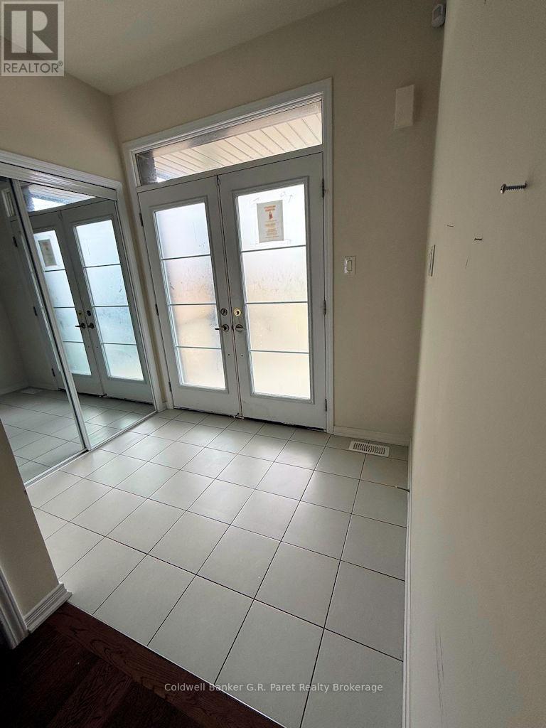 183 Athens Street, Haldimand, Ontario  N0A 1H0 - Photo 3 - X12960290