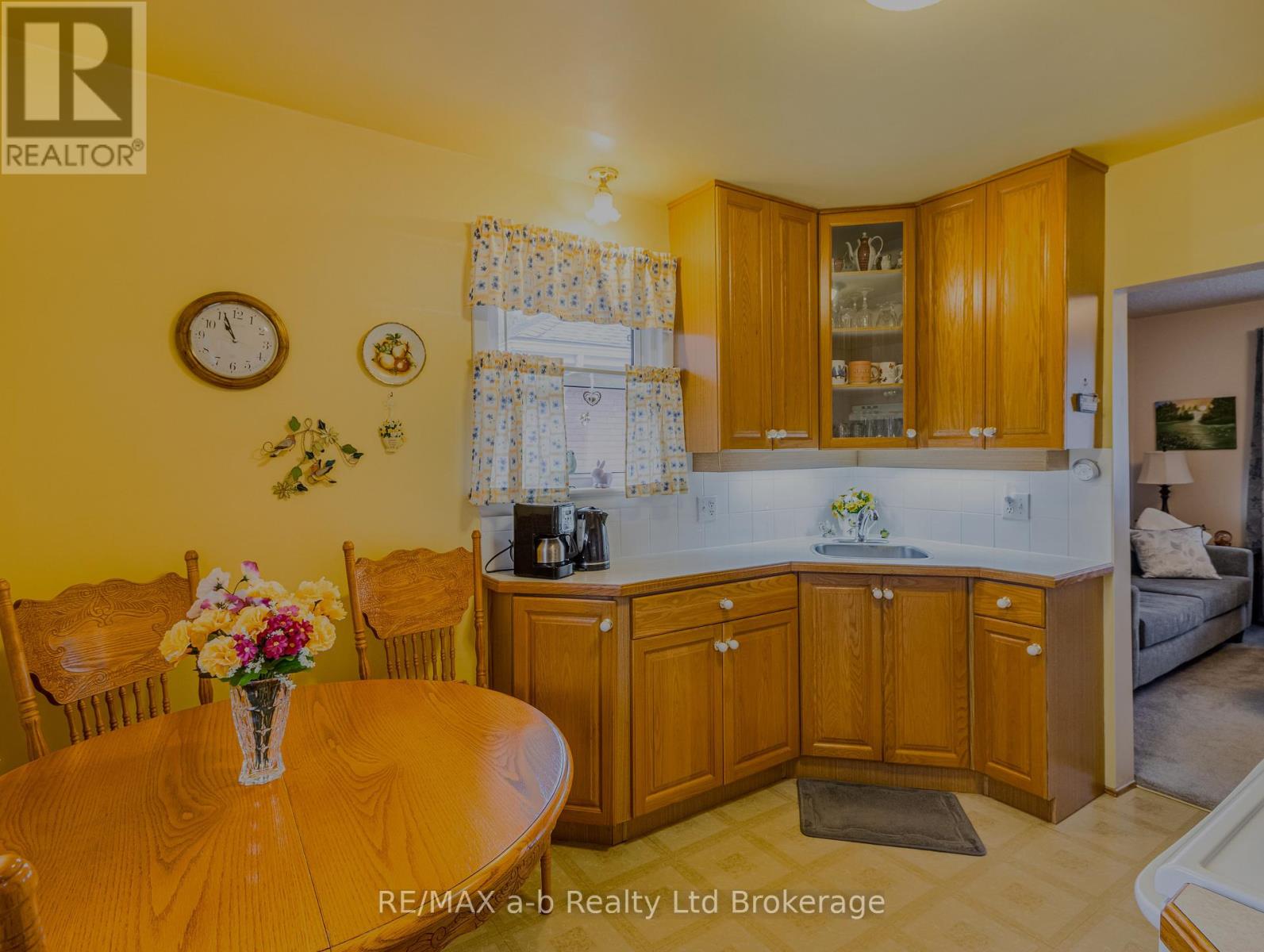 219 Bowerhill Road, Woodstock (Woodstock - South), Ontario  N4S 2N5 - Photo 5 - X12961102