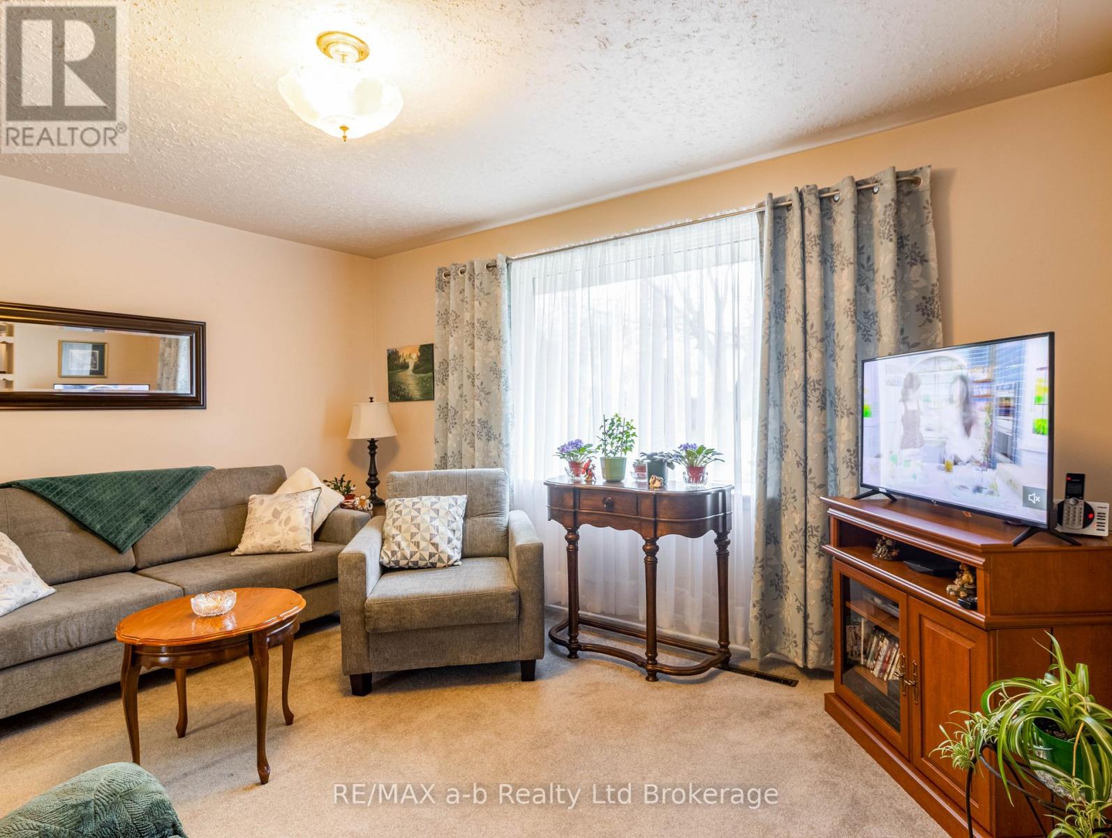 219 Bowerhill Road, Woodstock (Woodstock - South), Ontario  N4S 2N5 - Photo 7 - X12961102