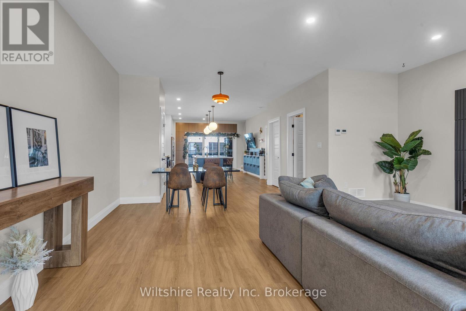 1105 - 361 Quarterline Road, Tillsonburg, Ontario  N4G 0K2 - Photo 3 - X12961120