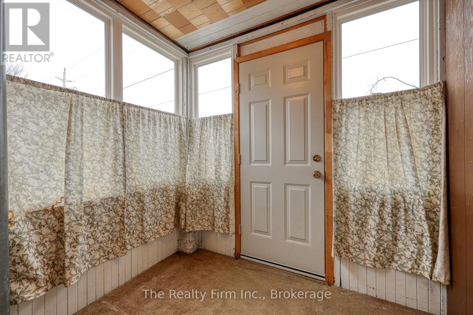 52 Huron Street, Woodstock (Woodstock - North), Ontario  N4S 6Z3 - Photo 12 - X12962790