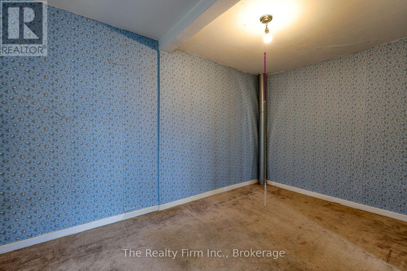 52 Huron Street, Woodstock (Woodstock - North), Ontario  N4S 6Z3 - Photo 13 - X12962790