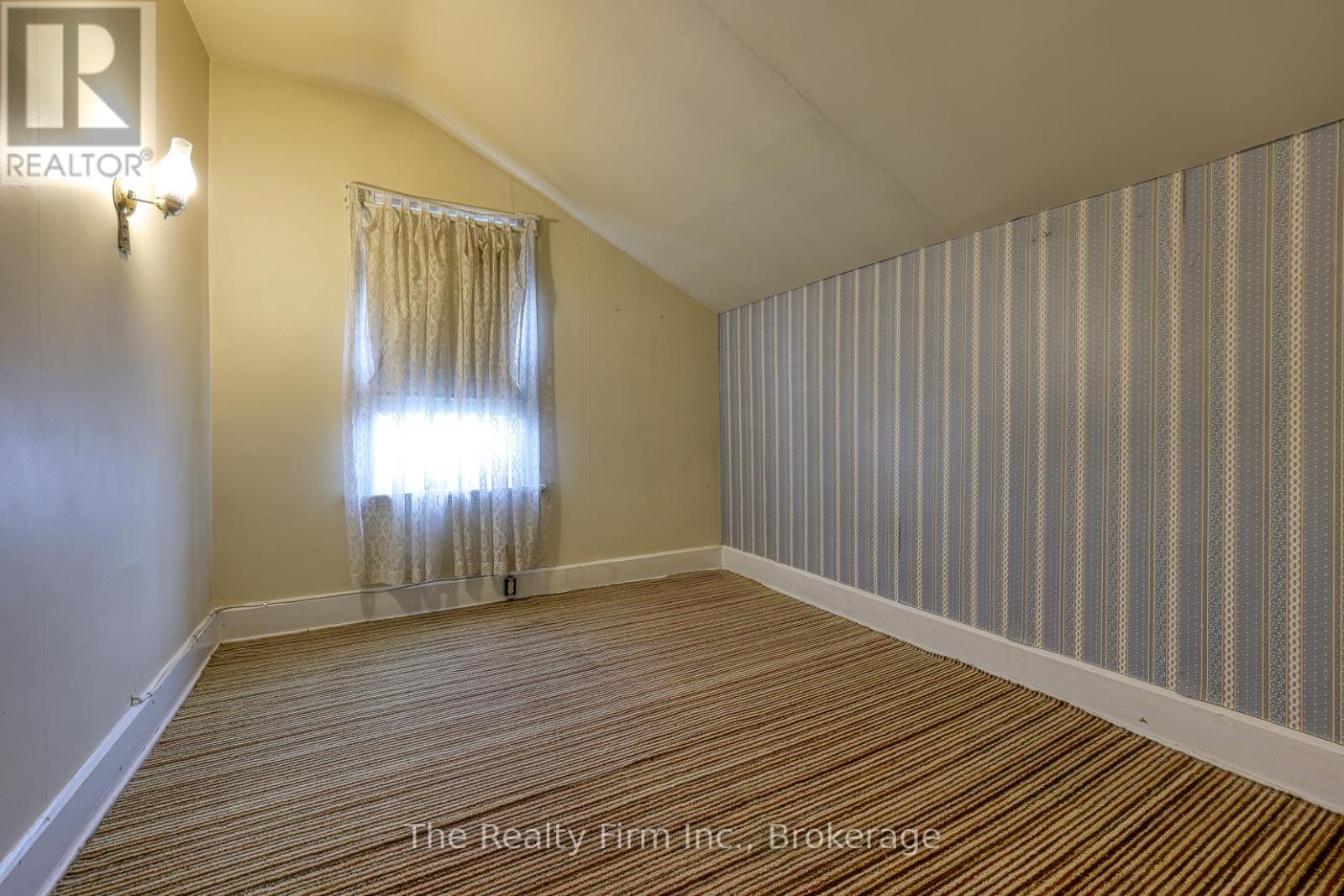 52 Huron Street, Woodstock (Woodstock - North), Ontario  N4S 6Z3 - Photo 18 - X12962790