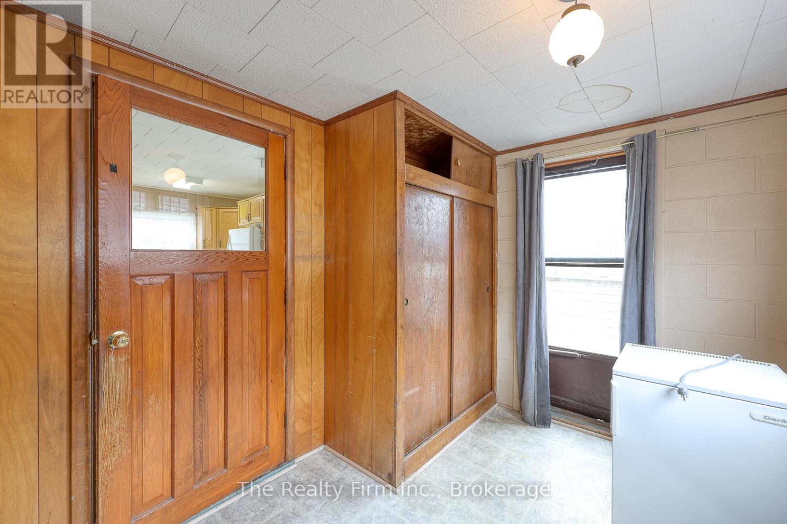 52 Huron Street, Woodstock (Woodstock - North), Ontario  N4S 6Z3 - Photo 4 - X12962790