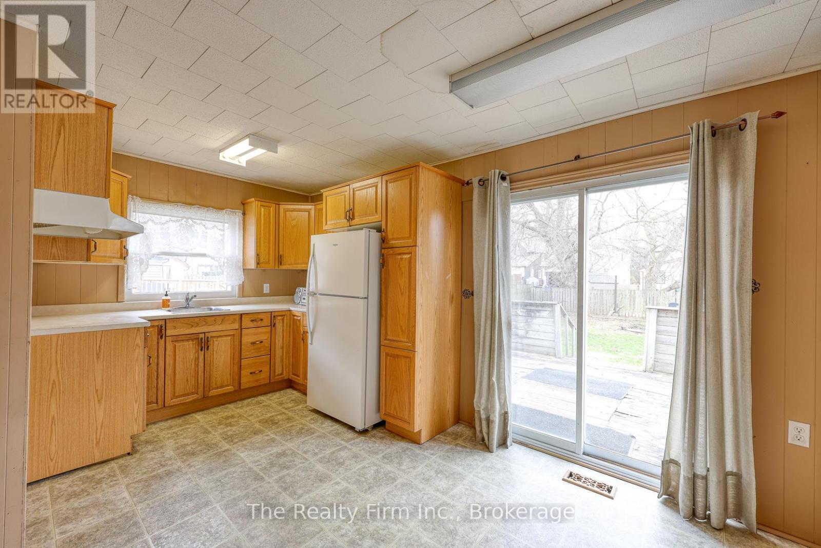 52 Huron Street, Woodstock (Woodstock - North), Ontario  N4S 6Z3 - Photo 7 - X12962790