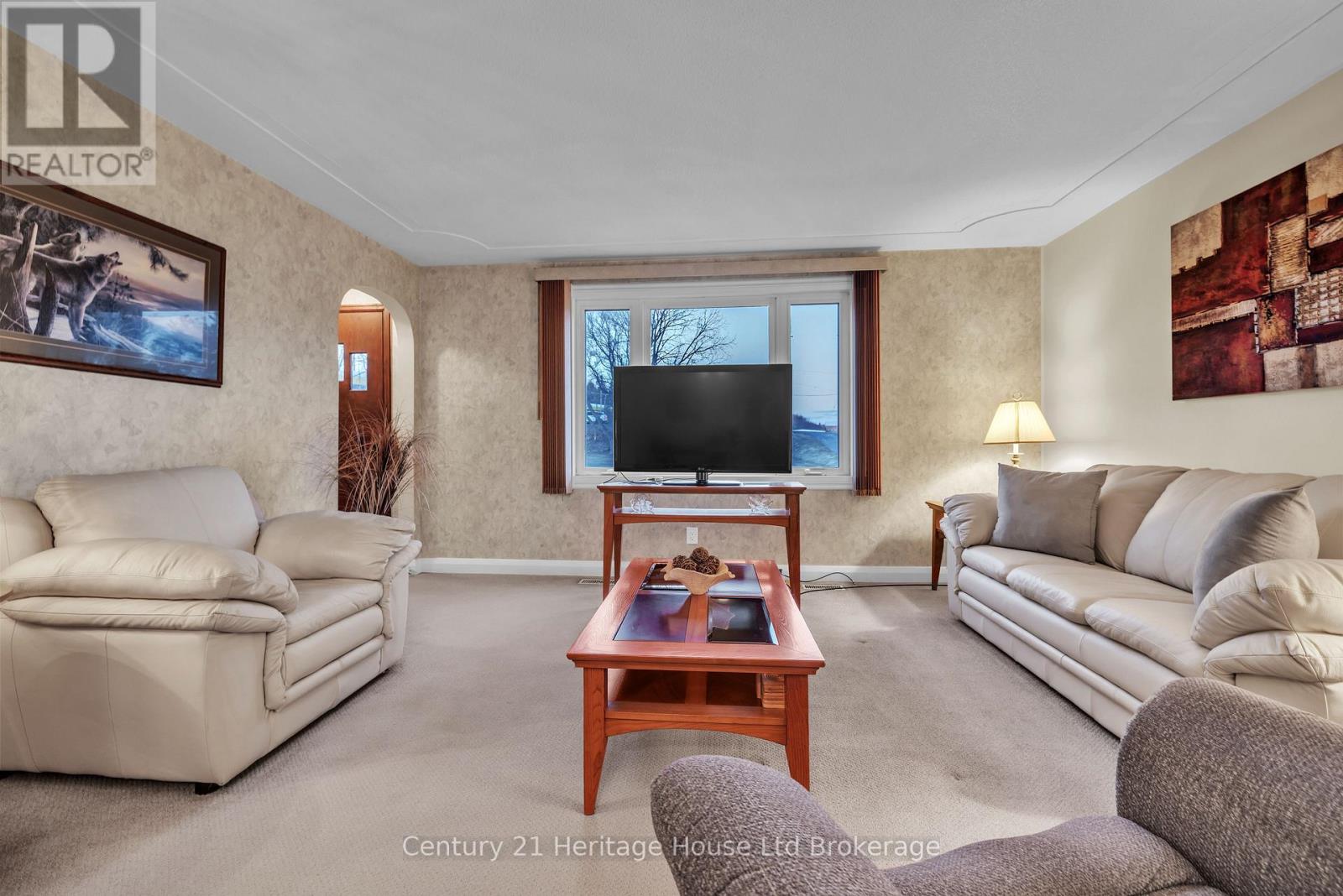 3040 Sandhills Road, Wilmot, Ontario  N3A 2V7 - Photo 2 - X12963756