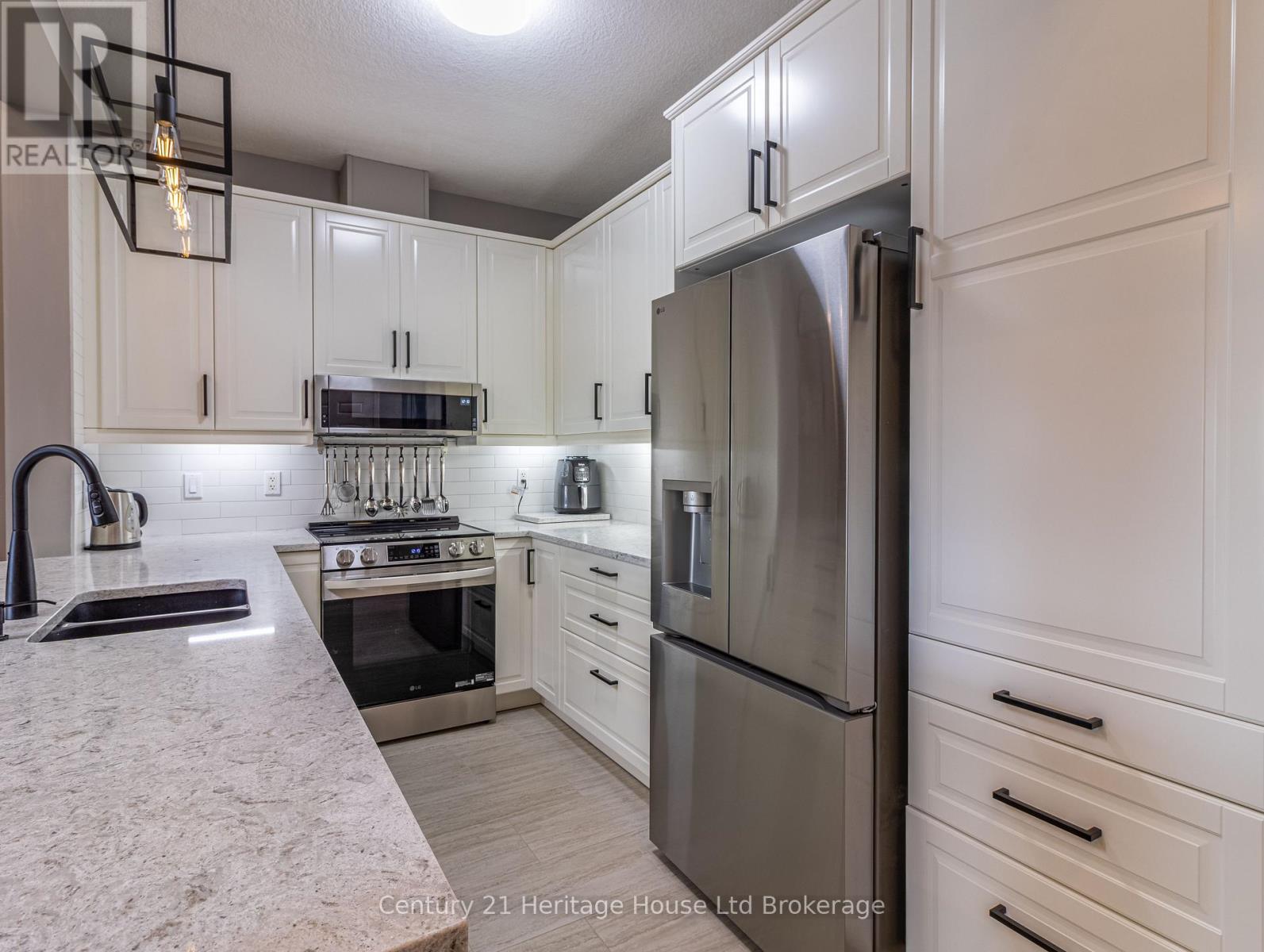 735 Garden Court Crescent, Woodstock (Woodstock - North), Ontario  N4T 0A2 - Photo 12 - X12966010