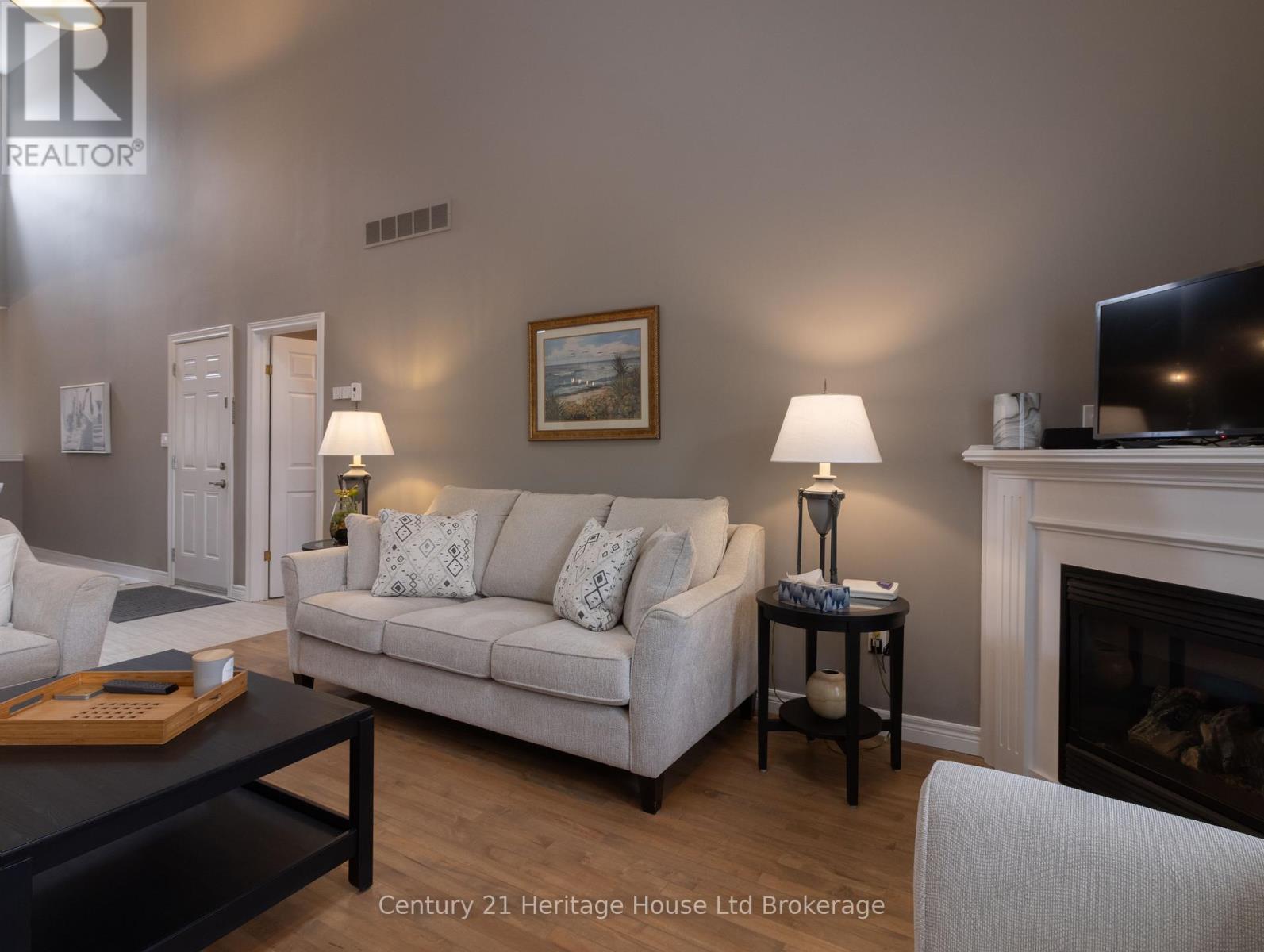 735 Garden Court Crescent, Woodstock (Woodstock - North), Ontario  N4T 0A2 - Photo 9 - X12966010