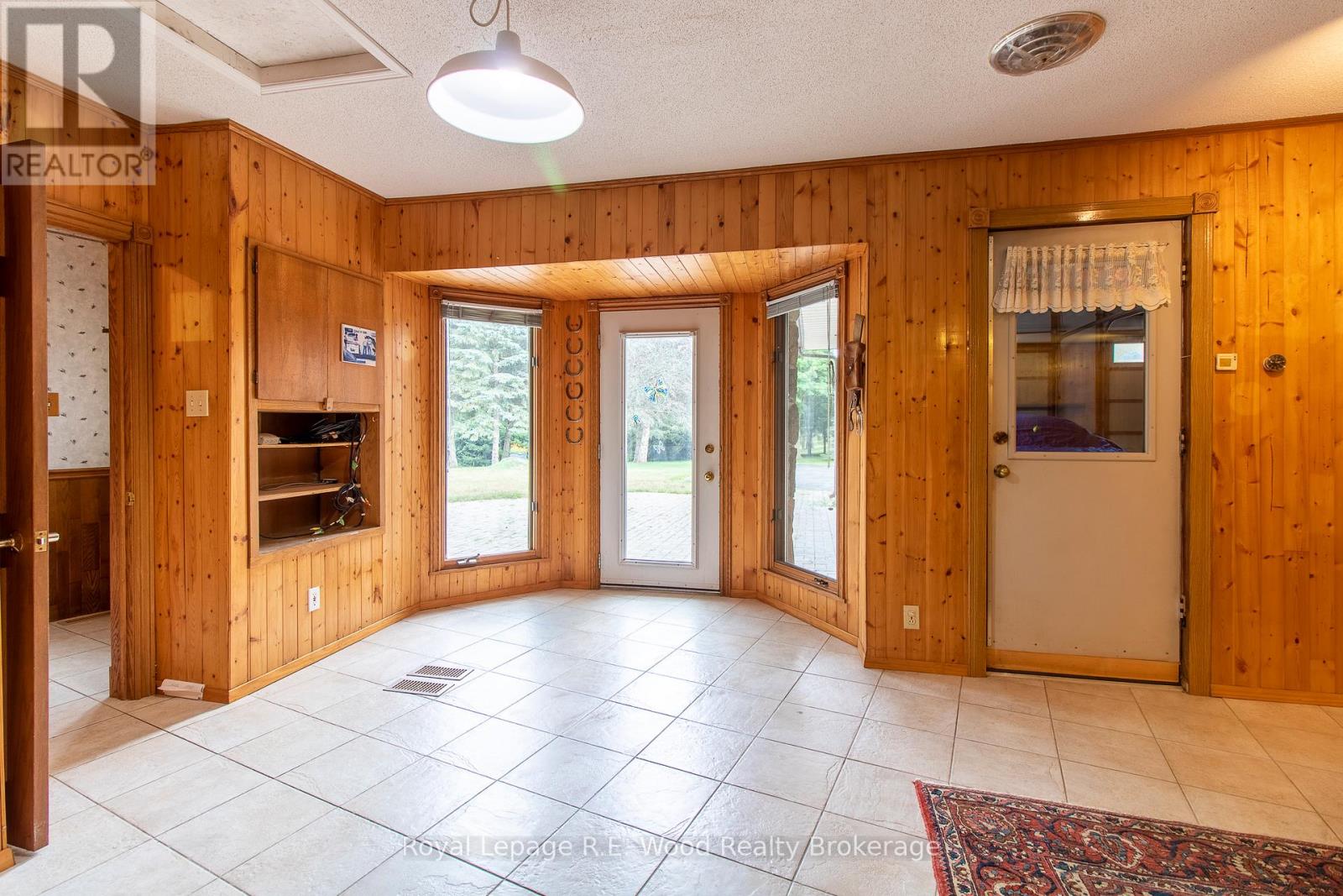 4974 Marion Street, Thames Centre, Ontario  N0L 1G4 - Photo 4 - X12969108