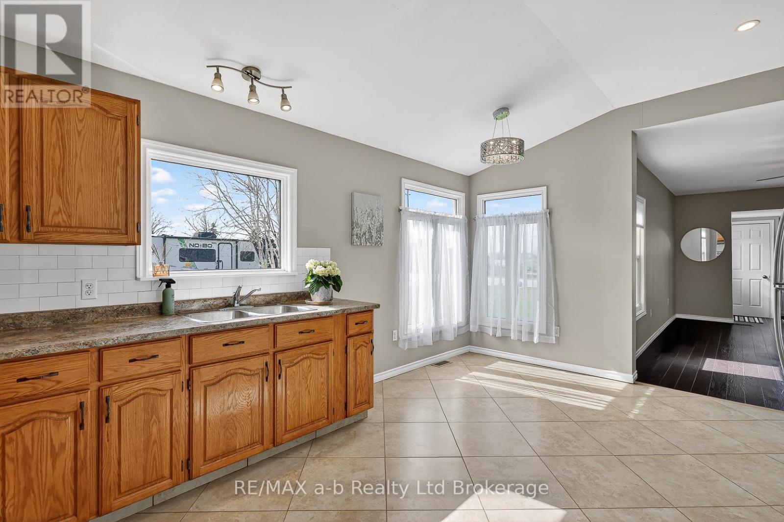 191 Whiting Street, Ingersoll (Ingersoll - South), Ontario  N5C 3B6 - Photo 17 - X12969444