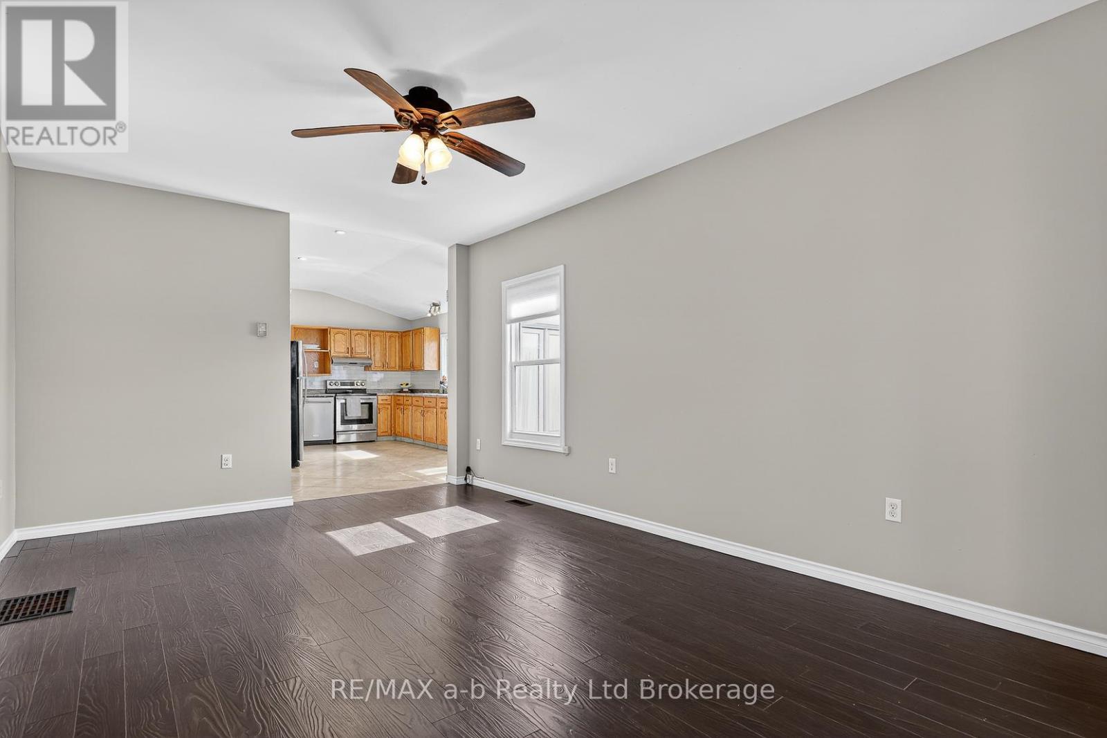 191 Whiting Street, Ingersoll (Ingersoll - South), Ontario  N5C 3B6 - Photo 19 - X12969444