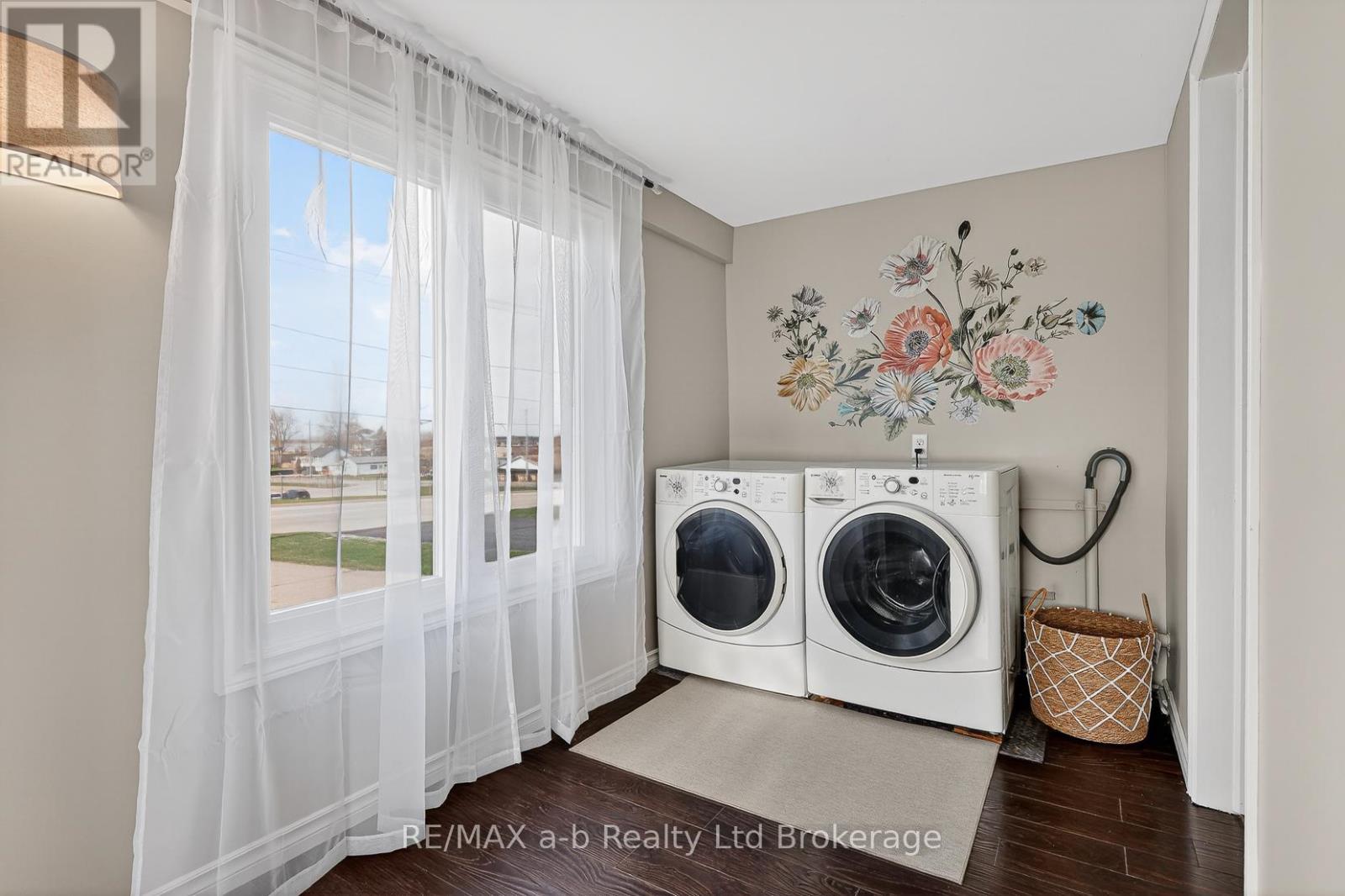 191 Whiting Street, Ingersoll (Ingersoll - South), Ontario  N5C 3B6 - Photo 20 - X12969444