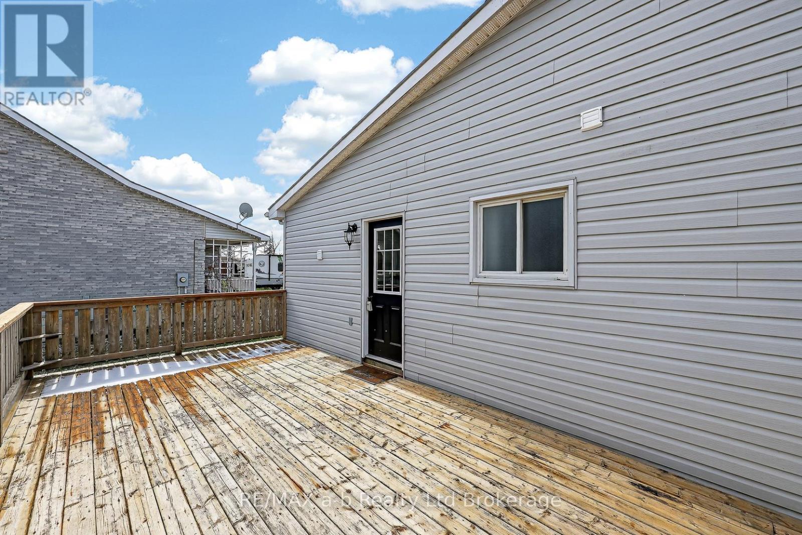 191 Whiting Street, Ingersoll (Ingersoll - South), Ontario  N5C 3B6 - Photo 9 - X12969444