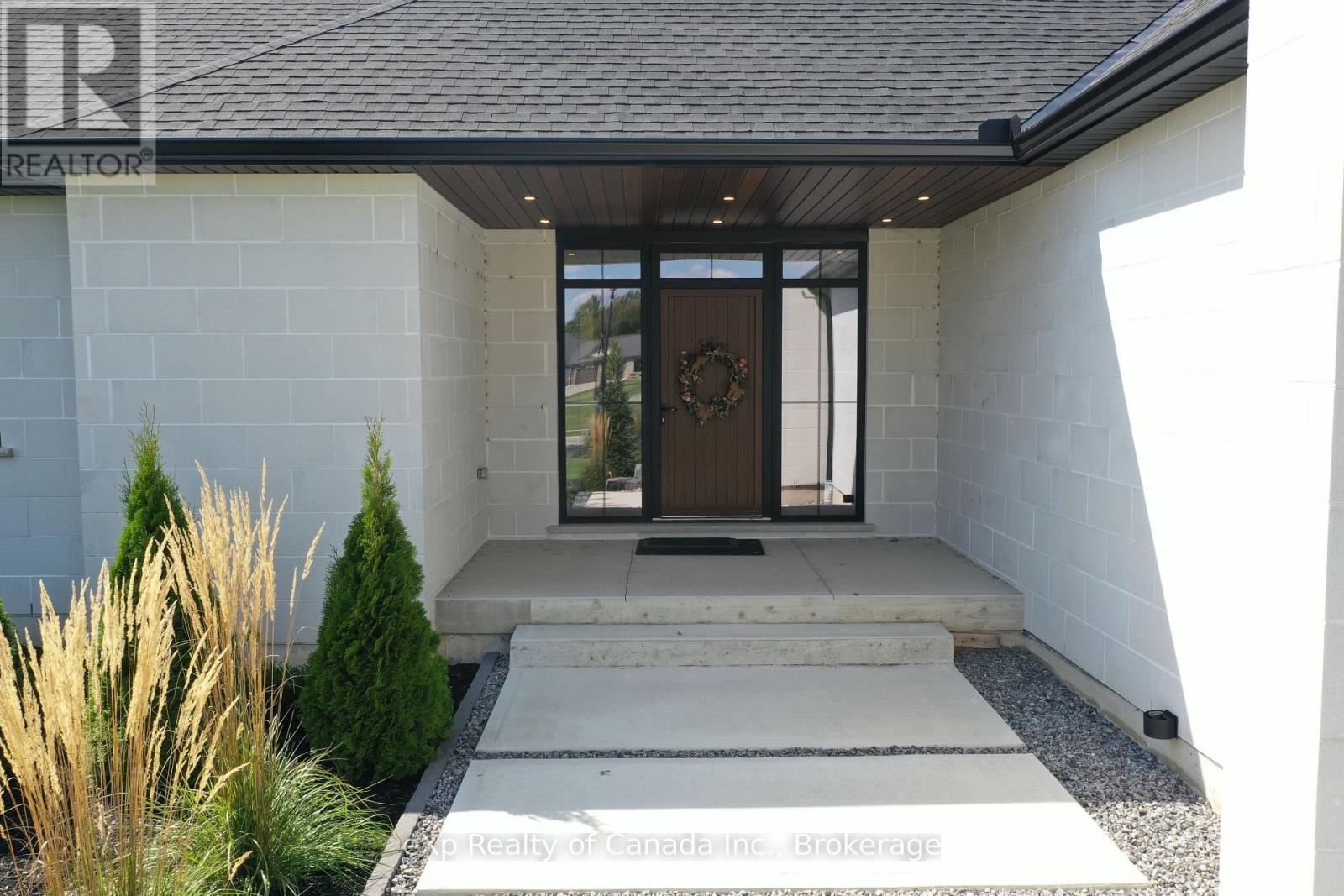 33 August Crescent, Norwich (Otterville), Ontario  N0J 1R0 - Photo 10 - X12970056