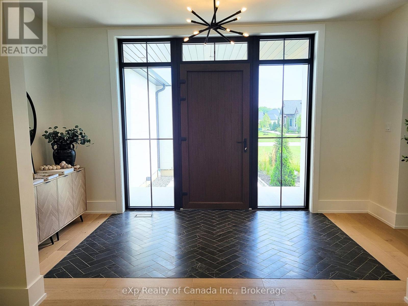 33 August Crescent, Norwich (Otterville), Ontario  N0J 1R0 - Photo 11 - X12970056