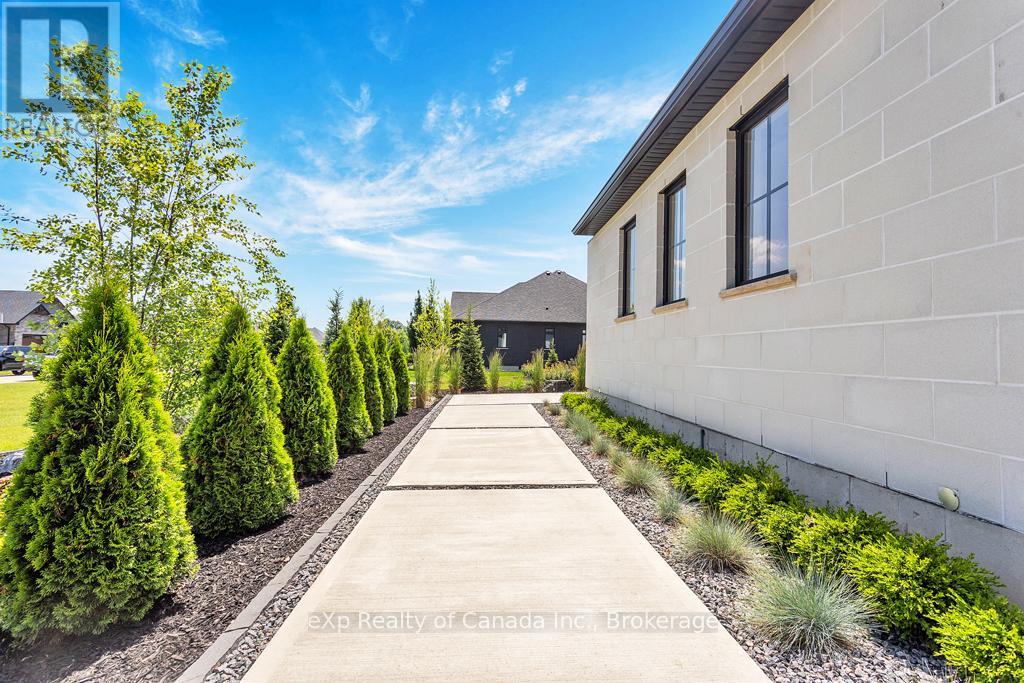 33 August Crescent, Norwich (Otterville), Ontario  N0J 1R0 - Photo 9 - X12970056