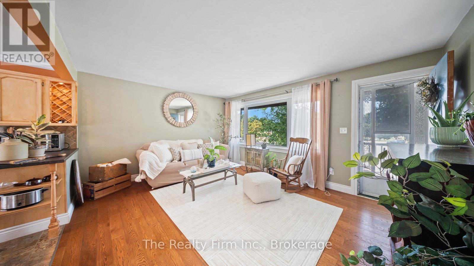 912 Alice Street, Woodstock (Woodstock - South), Ontario  N4S 2J6 - Photo 10 - X12970890