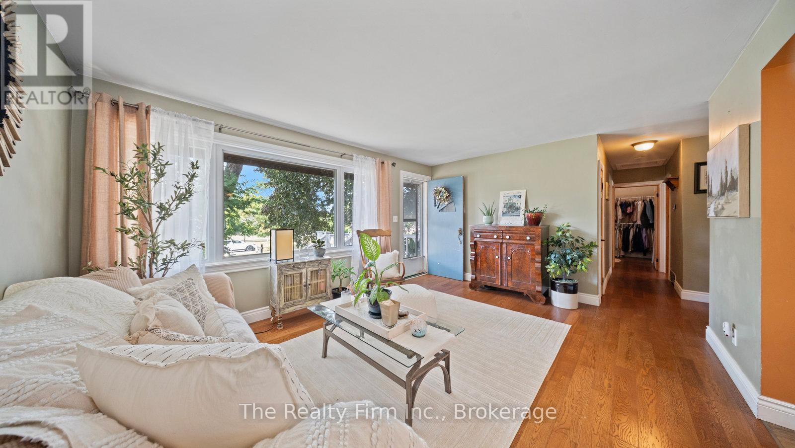 912 Alice Street, Woodstock (Woodstock - South), Ontario  N4S 2J6 - Photo 11 - X12970890