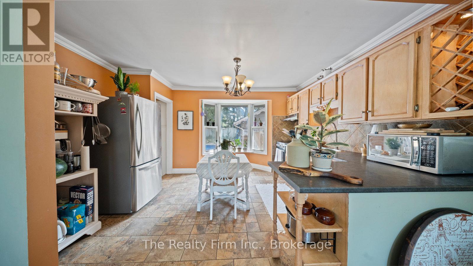 912 Alice Street, Woodstock (Woodstock - South), Ontario  N4S 2J6 - Photo 13 - X12970890