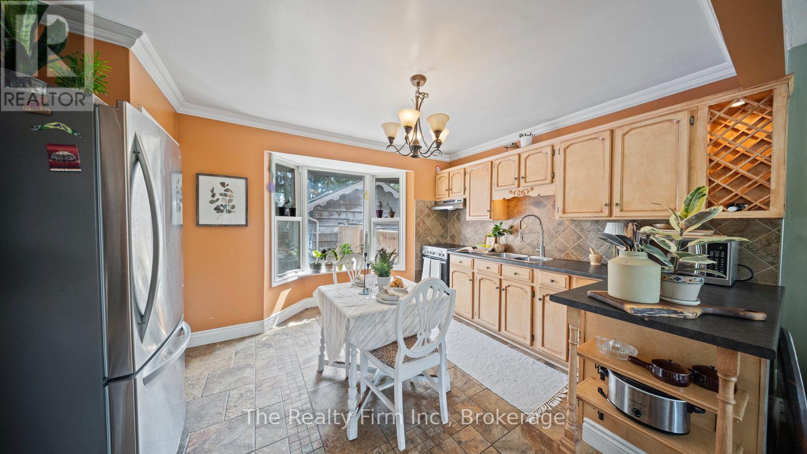 912 Alice Street, Woodstock (Woodstock - South), Ontario  N4S 2J6 - Photo 14 - X12970890