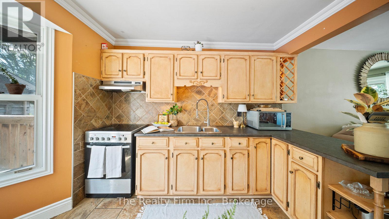 912 Alice Street, Woodstock (Woodstock - South), Ontario  N4S 2J6 - Photo 15 - X12970890