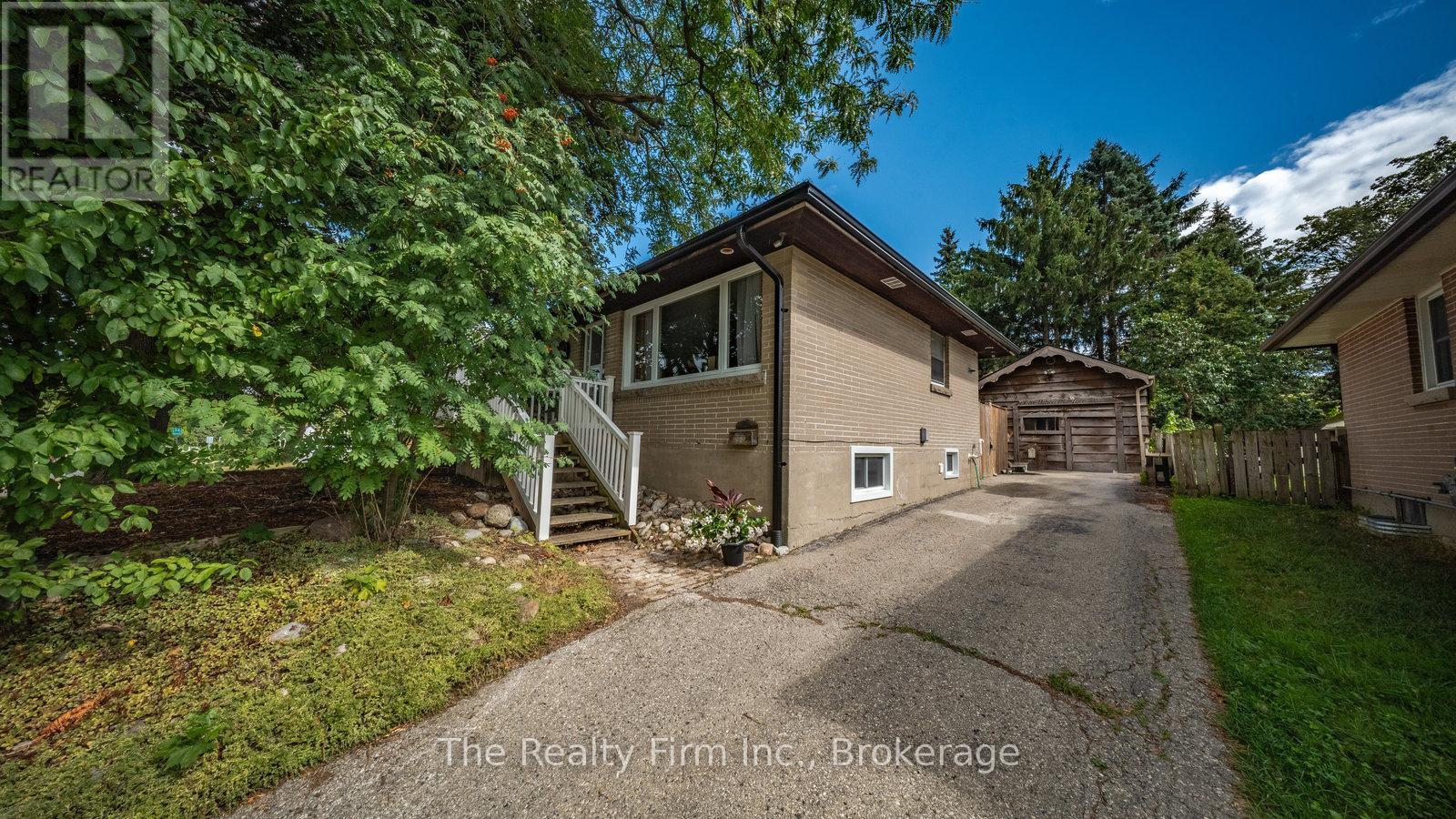 912 Alice Street, Woodstock (Woodstock - South), Ontario  N4S 2J6 - Photo 3 - X12970890