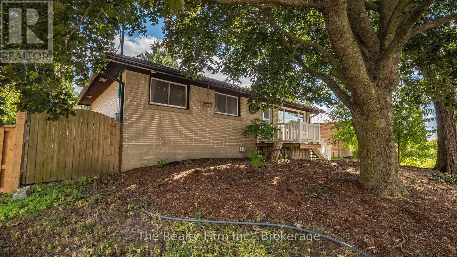 912 Alice Street, Woodstock (Woodstock - South), Ontario  N4S 2J6 - Photo 38 - X12970890