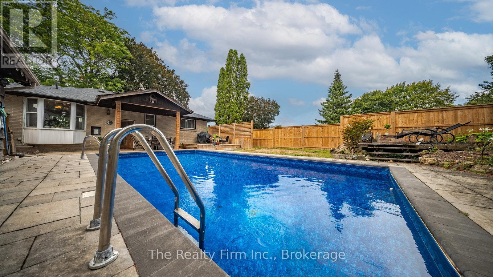 912 Alice Street, Woodstock (Woodstock - South), Ontario  N4S 2J6 - Photo 5 - X12970890