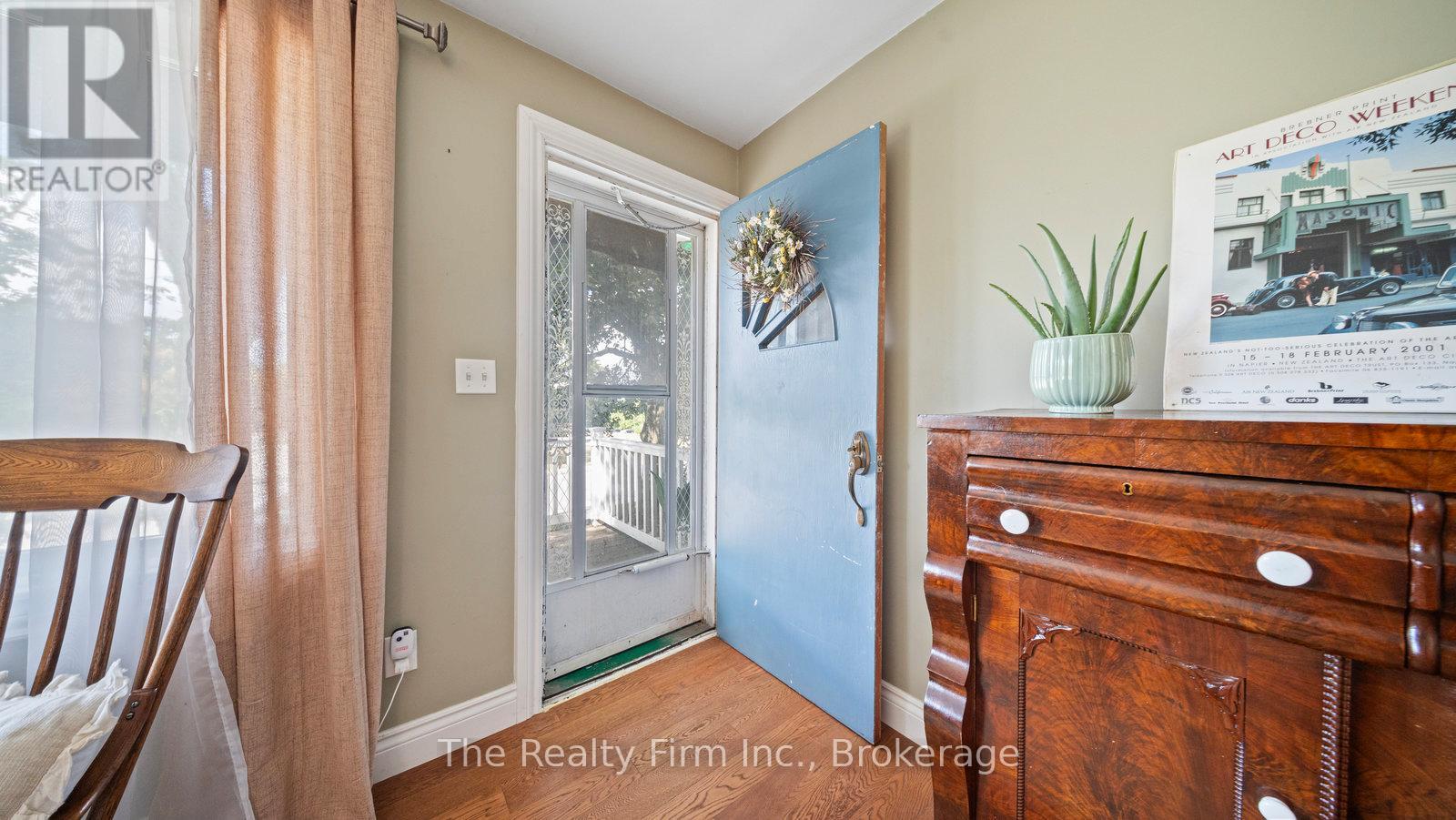 912 Alice Street, Woodstock (Woodstock - South), Ontario  N4S 2J6 - Photo 9 - X12970890