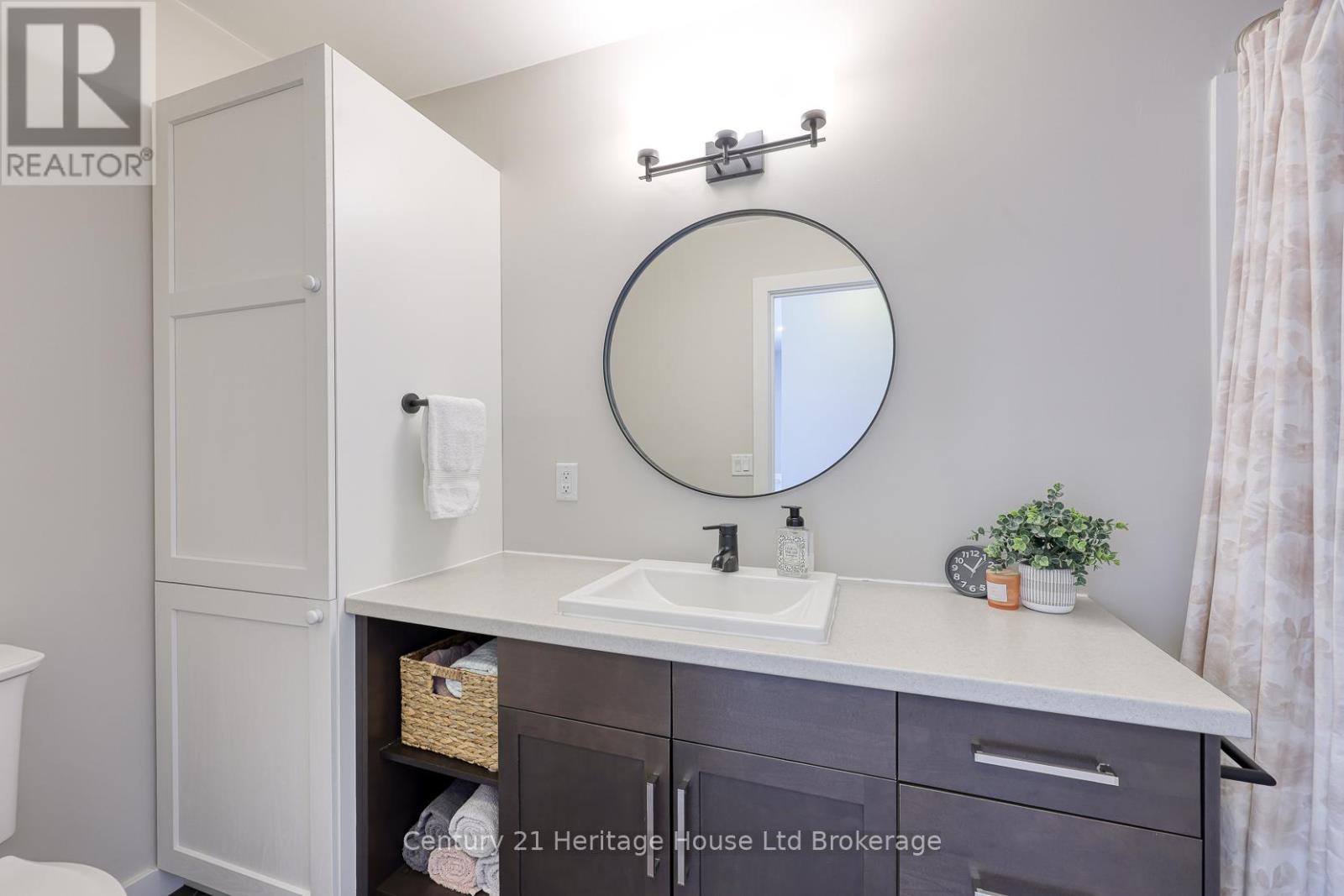 258 Graham Street, Woodstock (Woodstock - North), Ontario  N4S 6K7 - Photo 11 - X12971098