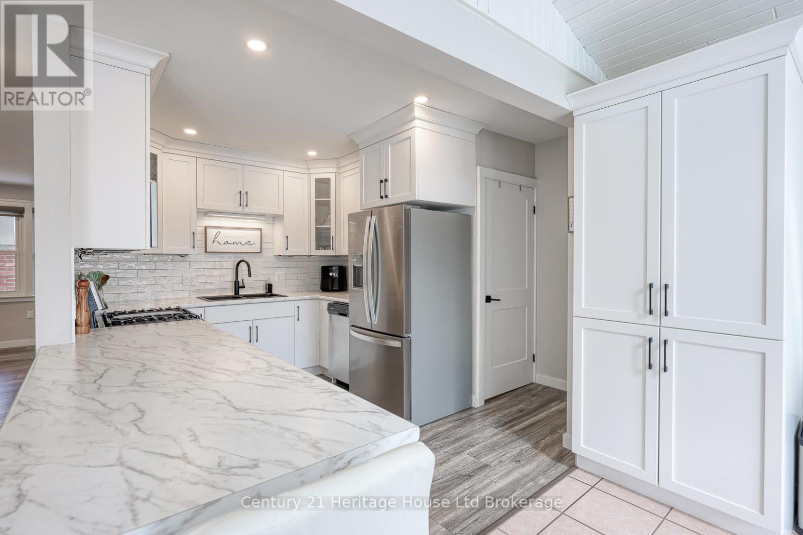 258 Graham Street, Woodstock (Woodstock - North), Ontario  N4S 6K7 - Photo 4 - X12971098