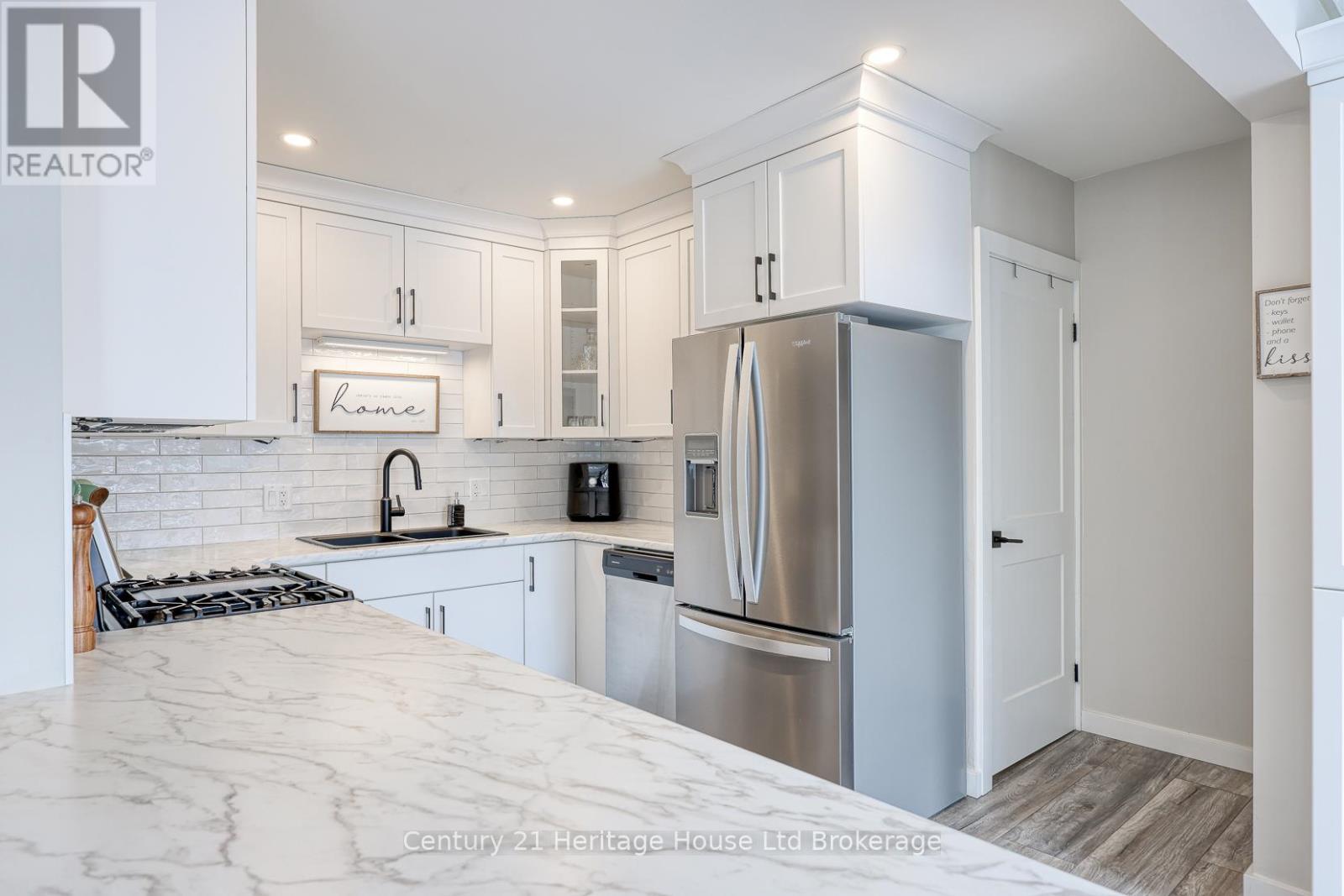 258 Graham Street, Woodstock (Woodstock - North), Ontario  N4S 6K7 - Photo 6 - X12971098