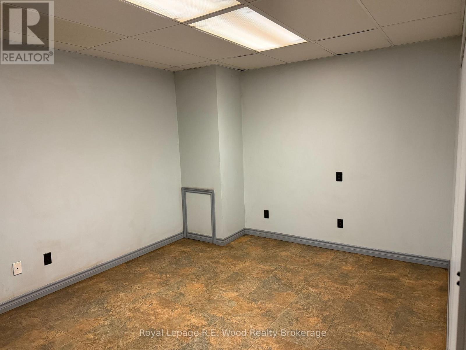 Unit E - 131 Townline Road, Tillsonburg, Ontario  N4G 2R9 - Photo 11 - X12972564