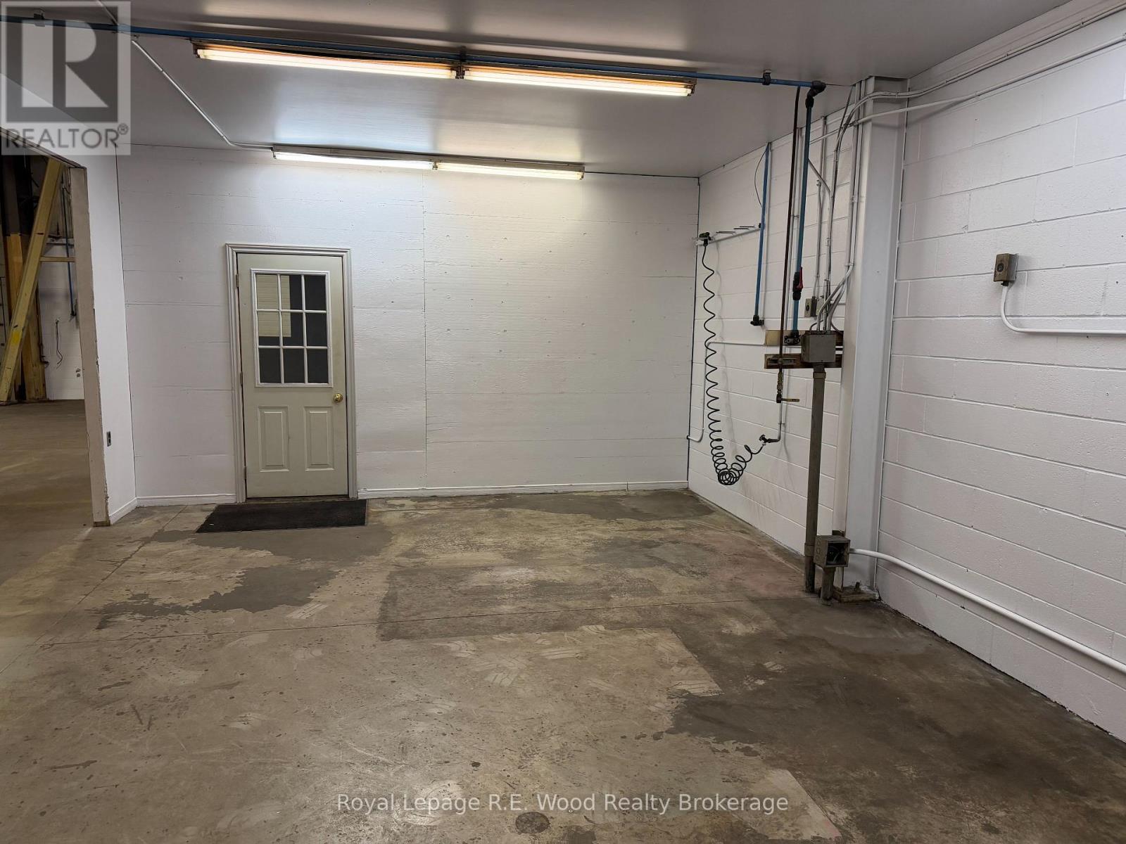 Unit E - 131 Townline Road, Tillsonburg, Ontario  N4G 2R9 - Photo 5 - X12972564