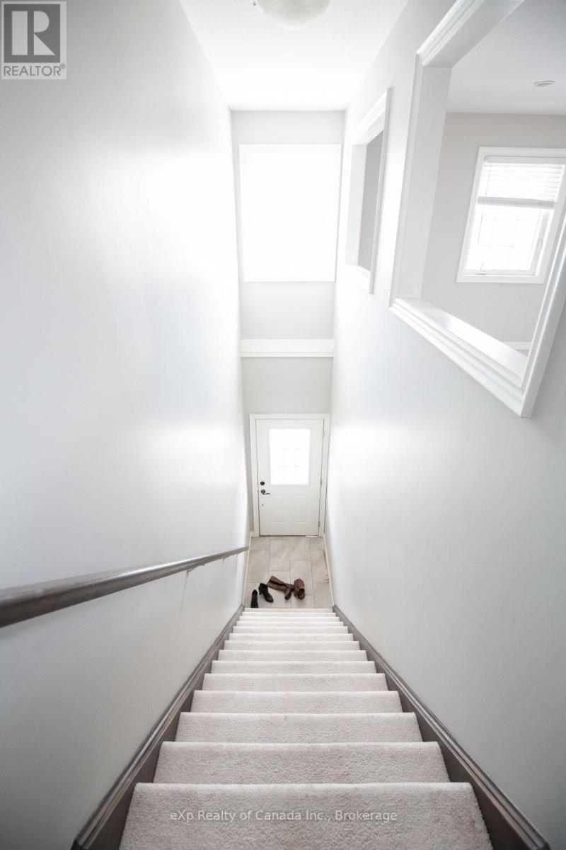 72 - 3320 Meadowgate Boulevard, London South (South U), Ontario  N6M 0A7 - Photo 3 - X12977570