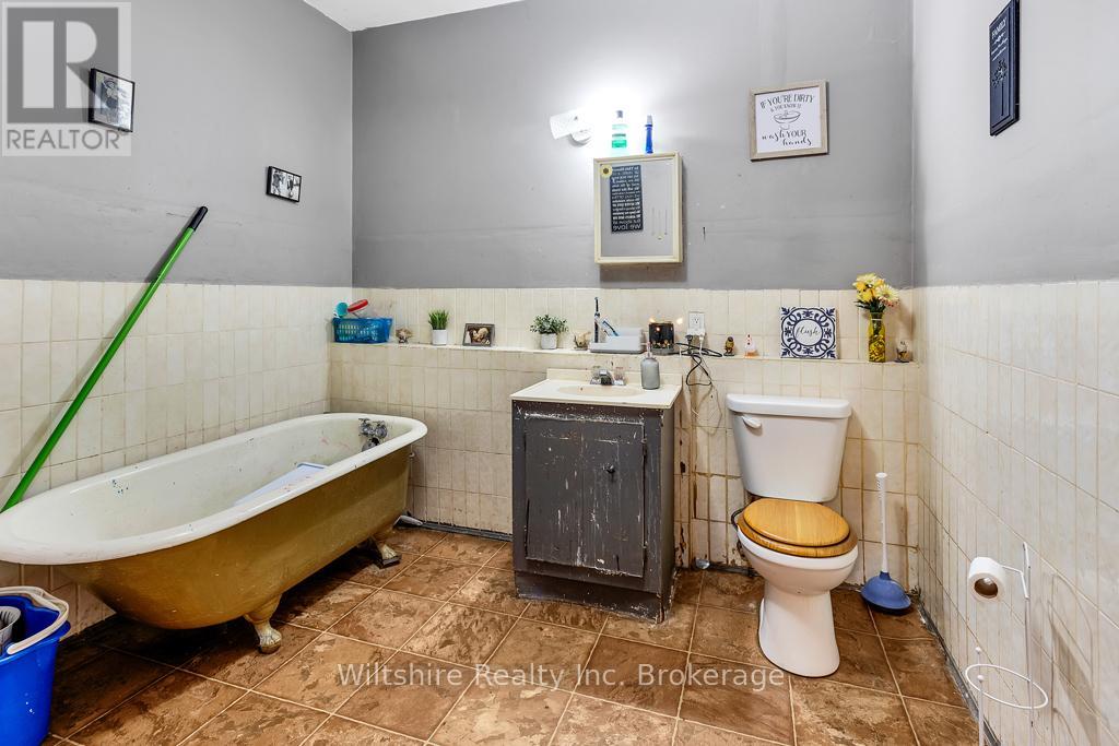 324 Broadway Street, Tillsonburg, Ontario  N4G 3S1 - Photo 5 - X12978652